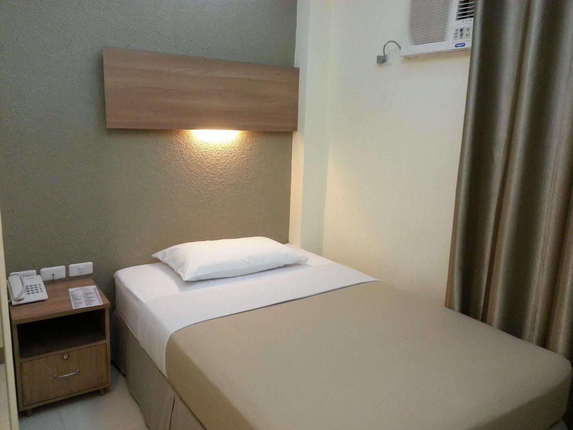 The Center Suites Cebu Exterior foto