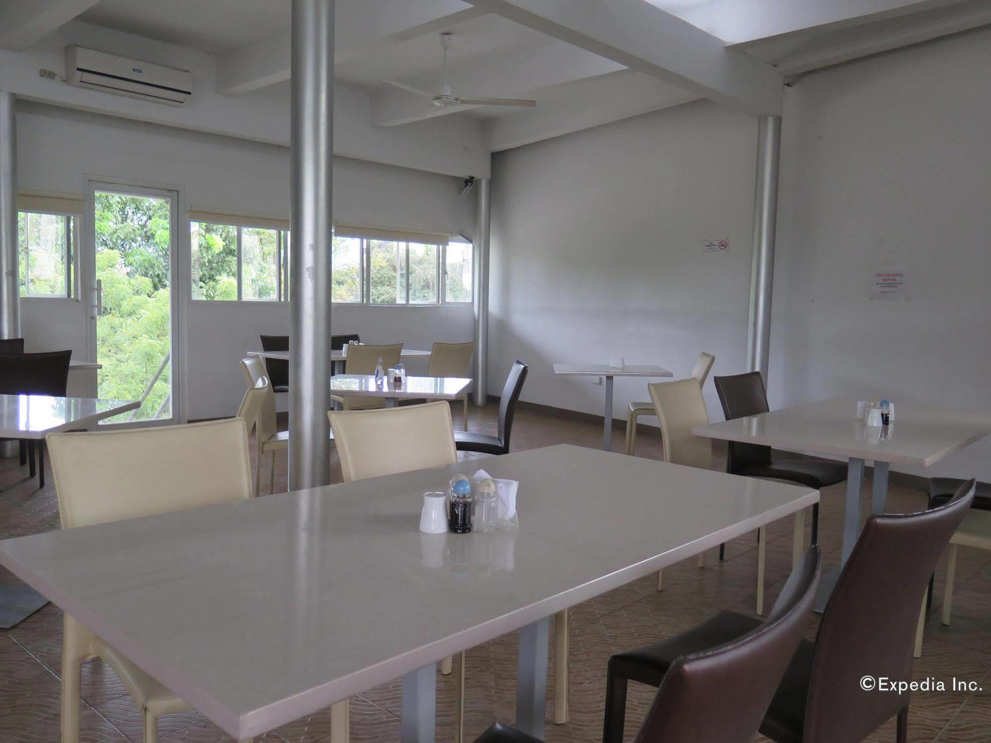 The Center Suites Cebu Exterior foto